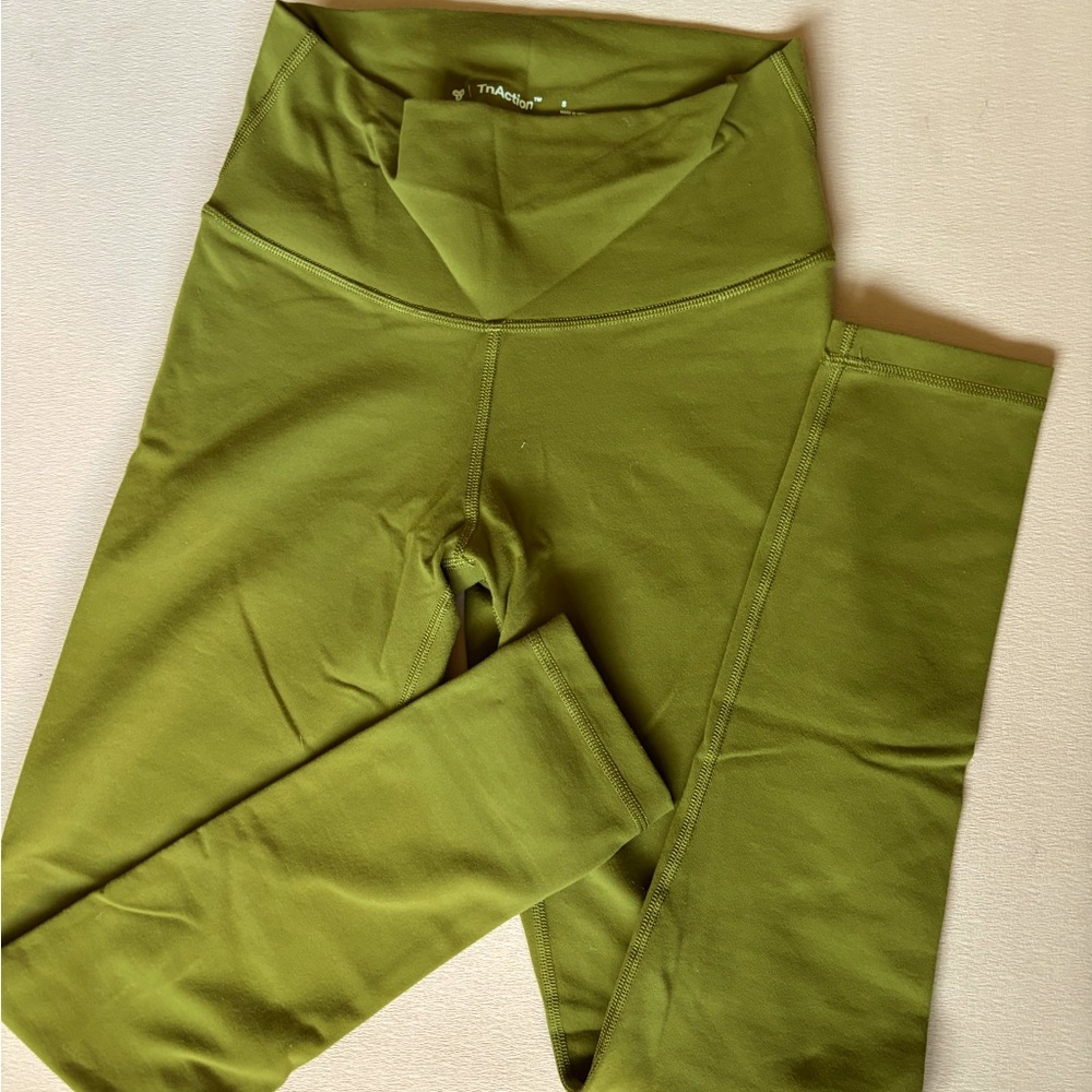 TNA Aritzia Action leggings